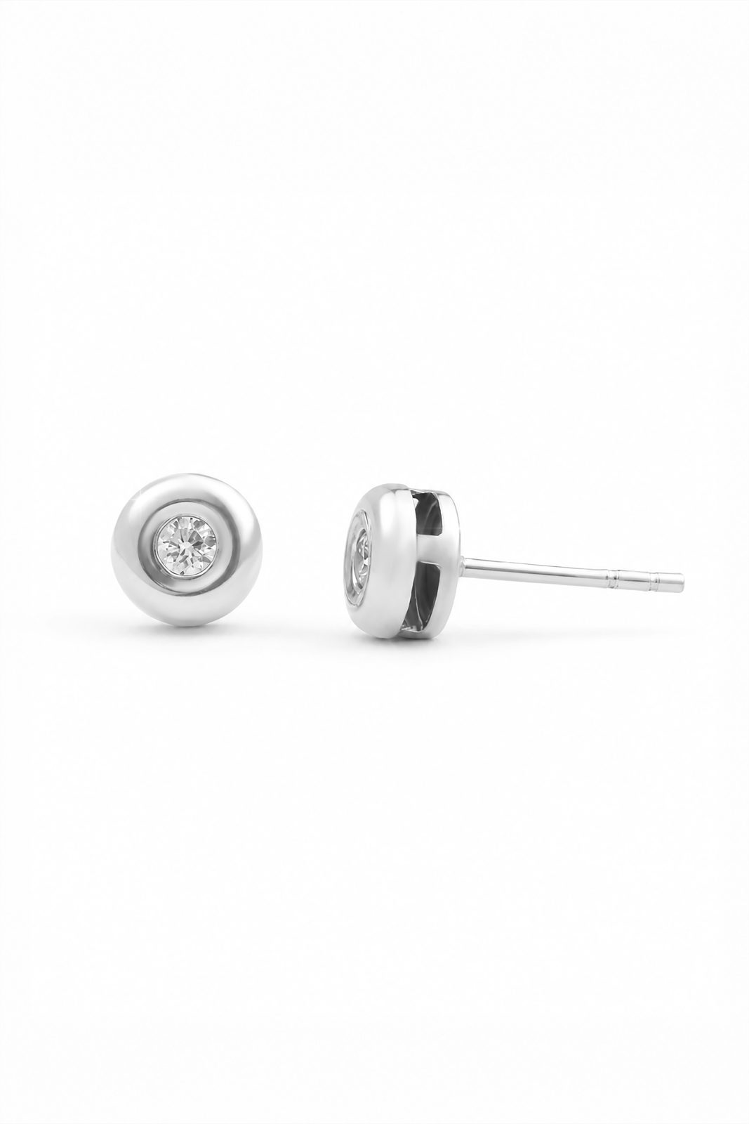 Aretes Punto de Luz Estilo Dona en Oro Blanco con Diamante