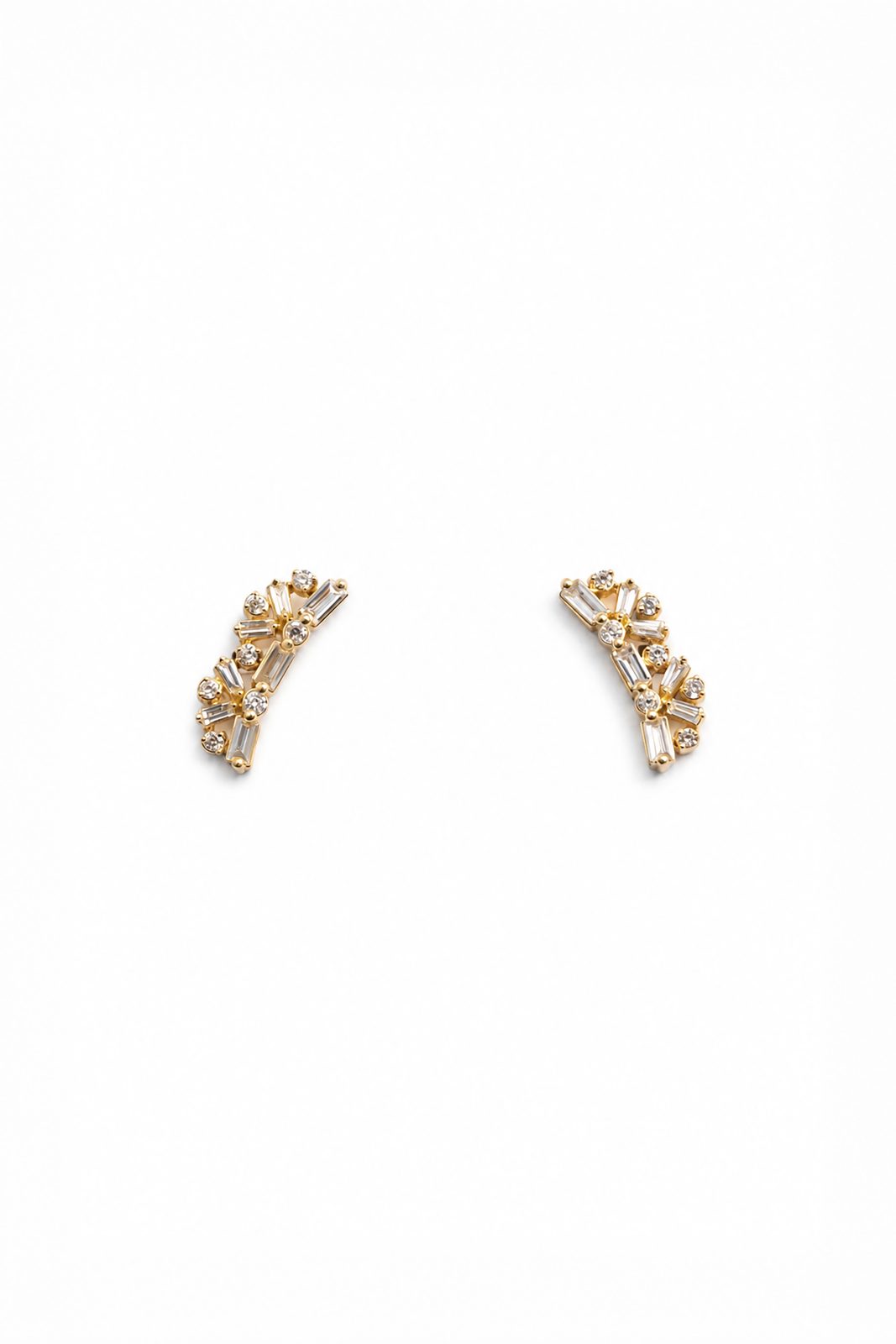 Aretes Trepadores en Oro Amarillo con Diamantes Talla Baguette y Brillante