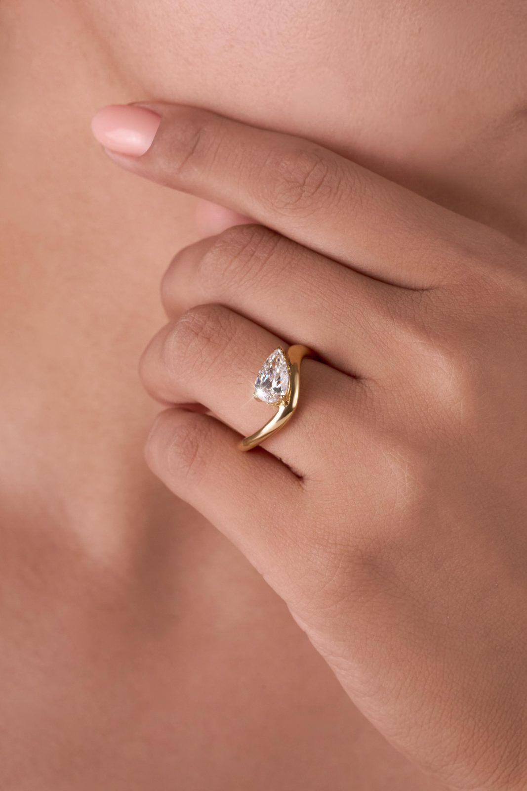Floating Diamond Majestic Pear